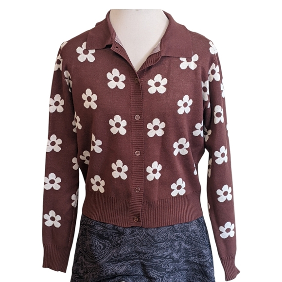 Brown sweater, daisy print , L - Picture 3 of 3